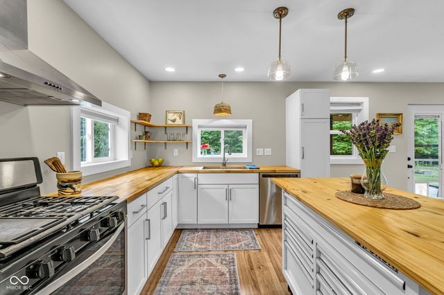 11631 Hickory Nut Road, Cloverdale, IN 46120