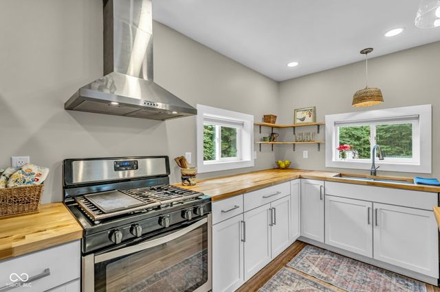 11631 Hickory Nut Road, Cloverdale, IN 46120