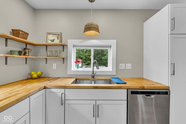 11631 Hickory Nut Road, Cloverdale, IN 46120