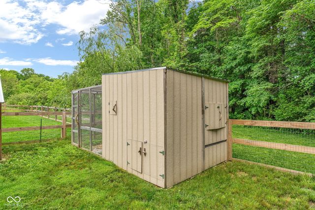 11631 Hickory Nut Road, Cloverdale, IN 46120