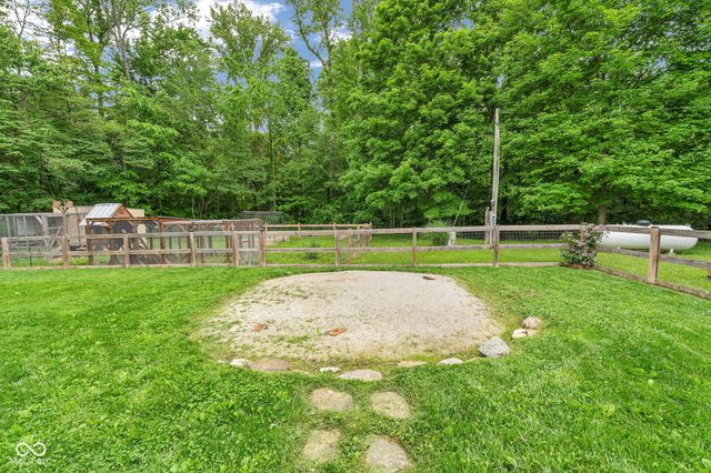 11631 Hickory Nut Road, Cloverdale, IN 46120