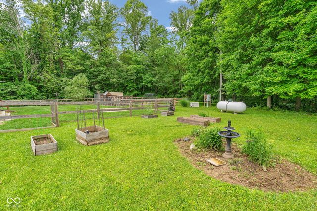 11631 Hickory Nut Road, Cloverdale, IN 46120