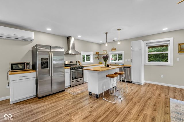 11631 Hickory Nut Road, Cloverdale, IN 46120