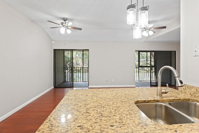 16 Catalonia Ct, St Augustine, FL 32086