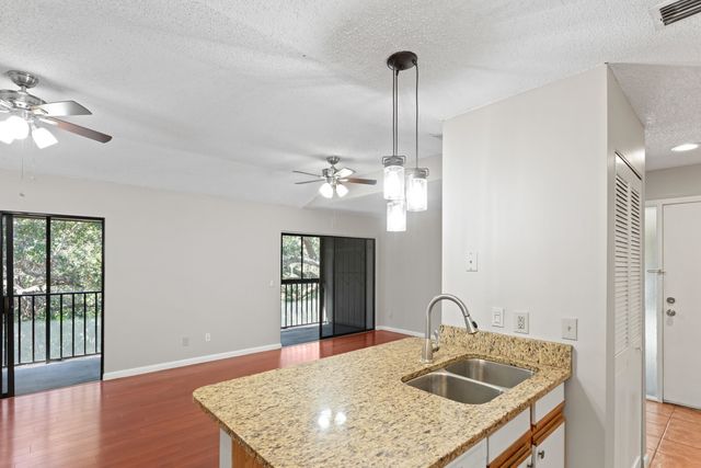 16 Catalonia Ct, St Augustine, FL 32086