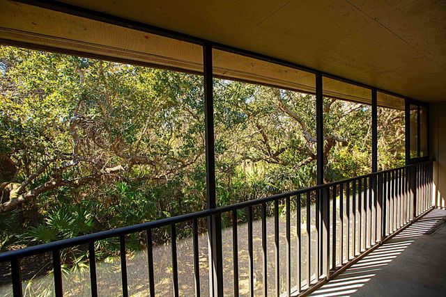 16 Catalonia Ct, St Augustine, FL 32086