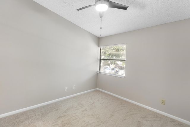 16 Catalonia Ct, St Augustine, FL 32086