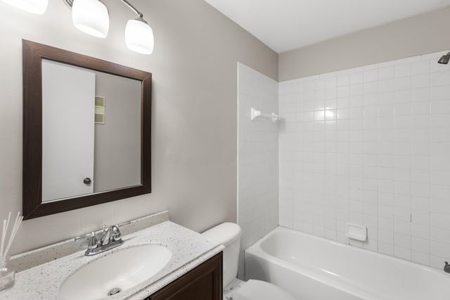 16 Catalonia Ct, St Augustine, FL 32086