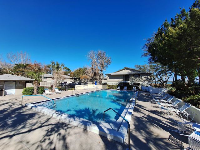 16 Catalonia Ct, St Augustine, FL 32086