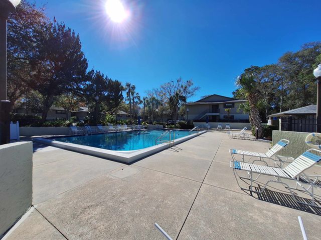 16 Catalonia Ct, St Augustine, FL 32086