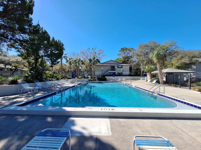 16 Catalonia Ct, St Augustine, FL 32086