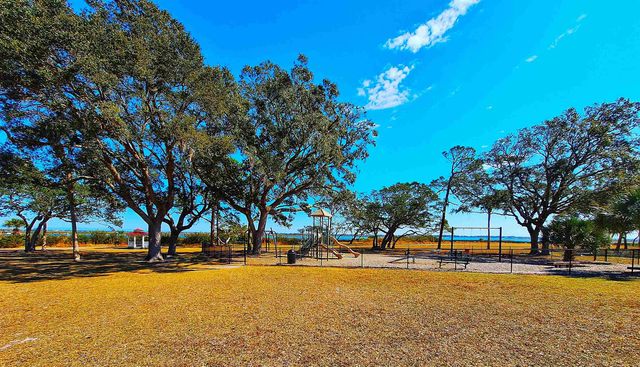 16 Catalonia Ct, St Augustine, FL 32086