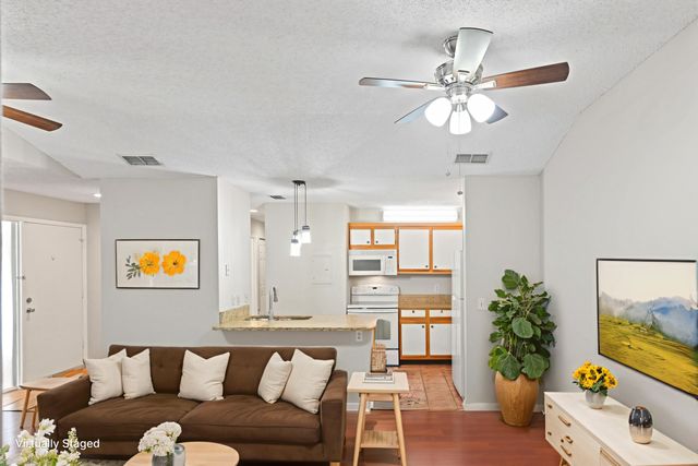 16 Catalonia Ct, St Augustine, FL 32086