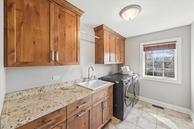 369 W Grove Street, Lombard, IL 60148