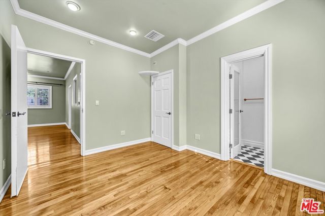 3930 La Crescenta Avenue, La Crescenta, CA 91214