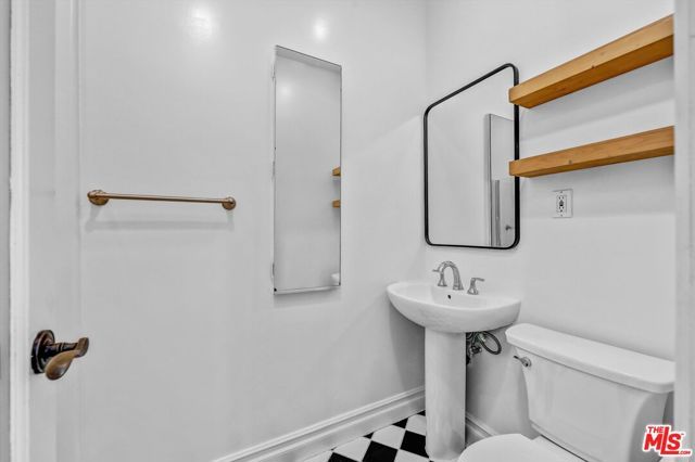 3930 La Crescenta Avenue, La Crescenta, CA 91214