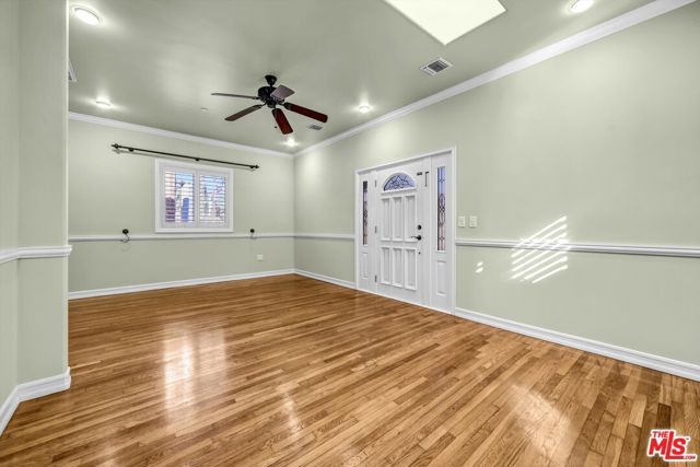 3930 La Crescenta Avenue, La Crescenta, CA 91214