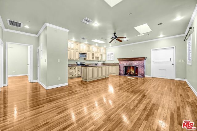3930 La Crescenta Avenue, La Crescenta, CA 91214
