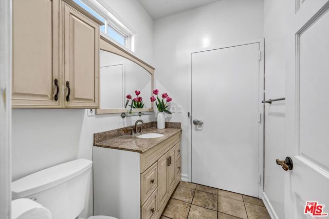 3930 La Crescenta Avenue, La Crescenta, CA 91214