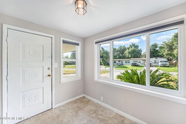 5330 OAK FOREST Drive, Jacksonville, FL 32211