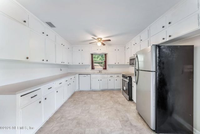 5330 OAK FOREST Drive, Jacksonville, FL 32211