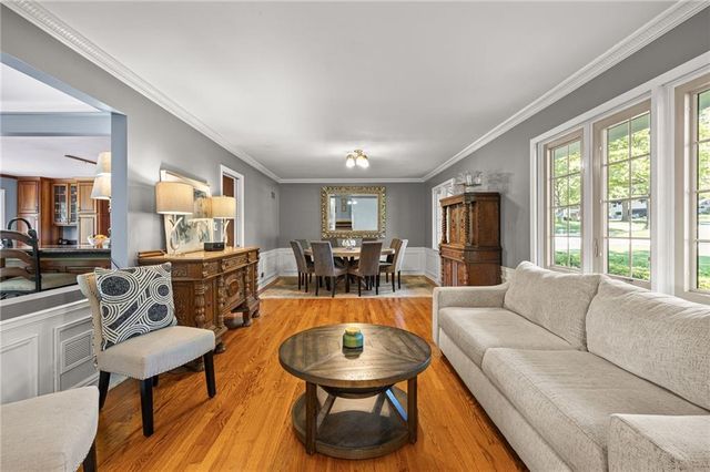 3636 W 89th Street, Leawood, KS 66206