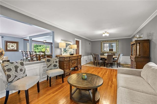 3636 W 89th Street, Leawood, KS 66206