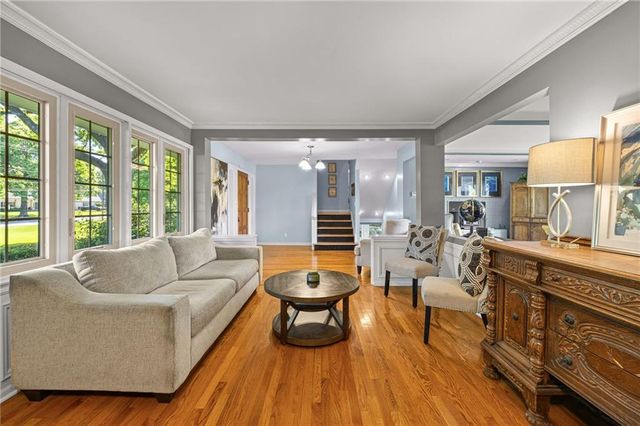 3636 W 89th Street, Leawood, KS 66206