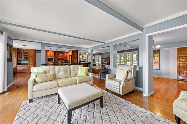 3636 W 89th Street, Leawood, KS 66206