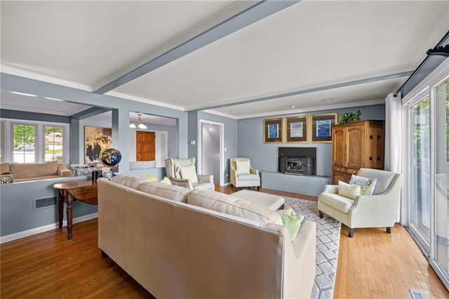 3636 W 89th Street, Leawood, KS 66206