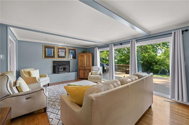 3636 W 89th Street, Leawood, KS 66206