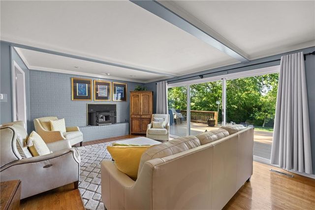 3636 W 89th Street, Leawood, KS 66206