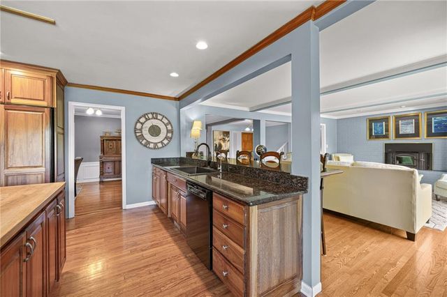 3636 W 89th Street, Leawood, KS 66206