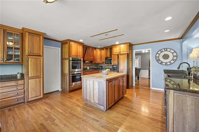 3636 W 89th Street, Leawood, KS 66206