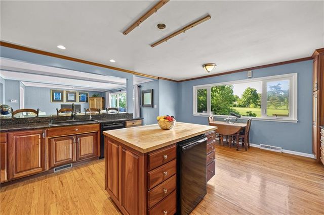 3636 W 89th Street, Leawood, KS 66206