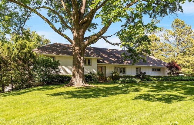 3636 W 89th Street, Leawood, KS 66206