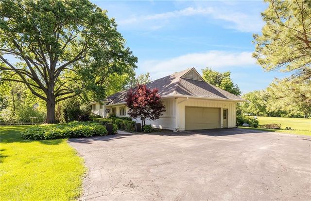 3636 W 89th Street, Leawood, KS 66206