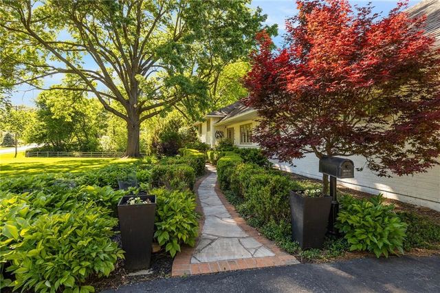 3636 W 89th Street, Leawood, KS 66206