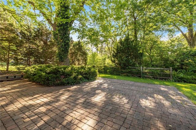 3636 W 89th Street, Leawood, KS 66206