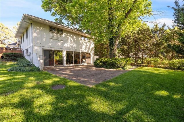3636 W 89th Street, Leawood, KS 66206