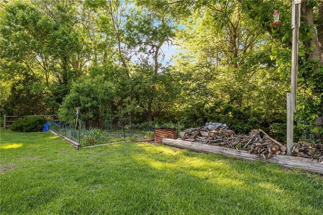 3636 W 89th Street, Leawood, KS 66206