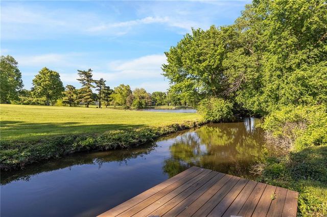 3636 W 89th Street, Leawood, KS 66206