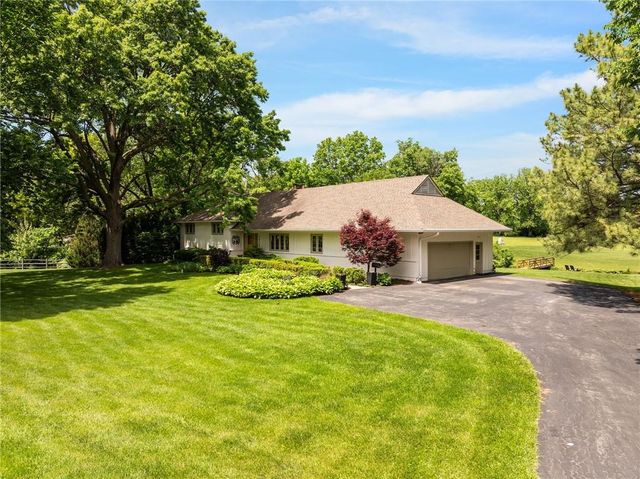 3636 W 89th Street, Leawood, KS 66206