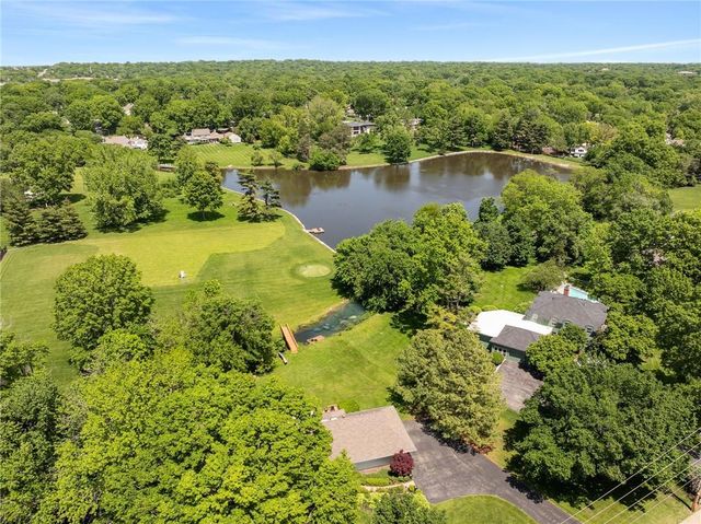 3636 W 89th Street, Leawood, KS 66206