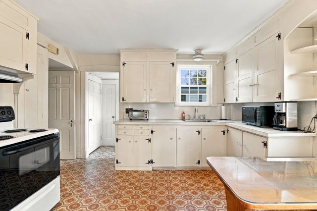 43 Lovell Road, Melrose, MA 02176