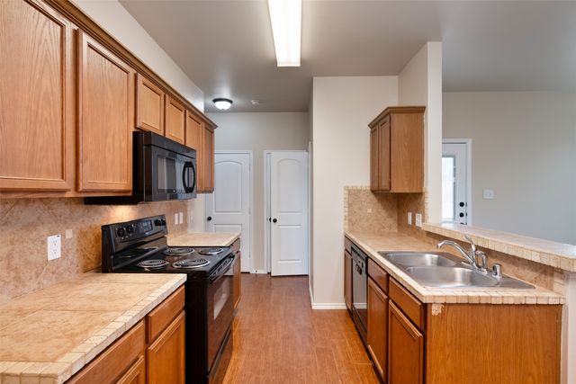 382 Armstrong Lane, Lavon, TX 75166