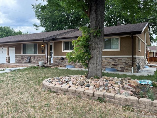 8235 W Florida Avenue, Lakewood, CO 80232