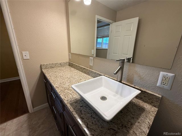 8235 W Florida Avenue, Lakewood, CO 80232