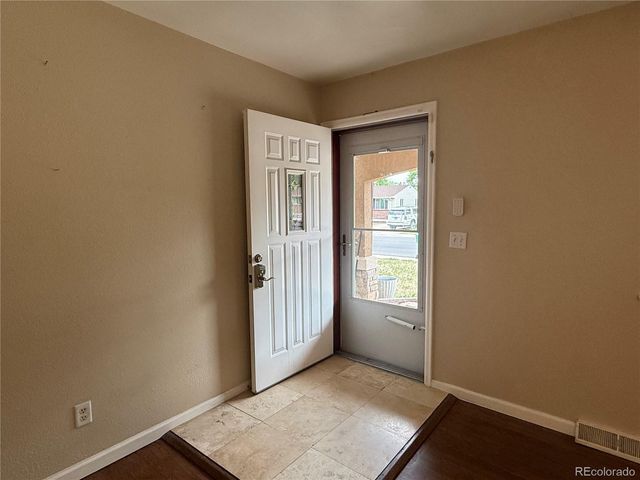 8235 W Florida Avenue, Lakewood, CO 80232