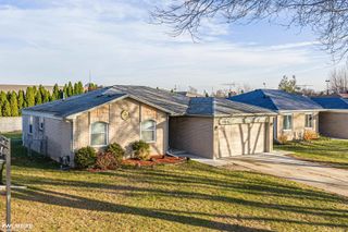 35646 Maureen Drive, Sterling Heights, MI 48310